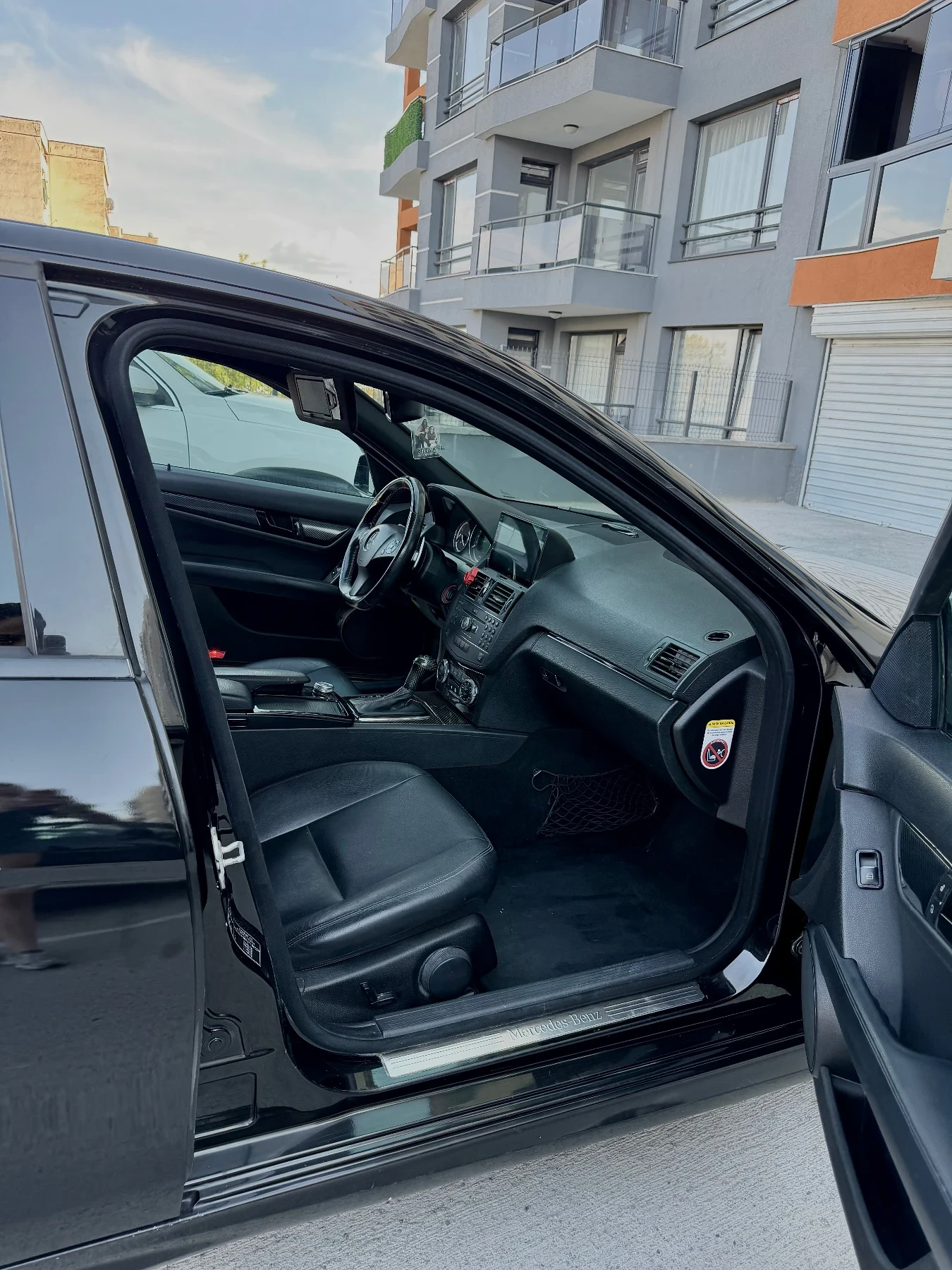 Mercedes-Benz C 320 4matic, снимка 4 - Автомобили и джипове - 56153391