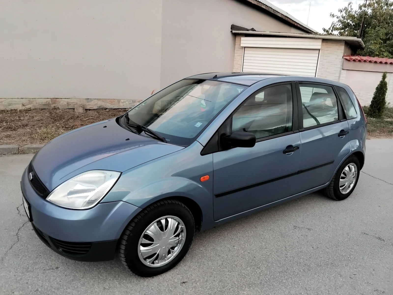 Ford Fiesta 1.3i.75k+ КЛИМА. БЕНЗИН , снимка 4 - Автомобили и джипове - 56316644