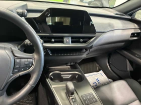 Lexus UX 300h  * CARFAX * ОПЦИЯ ЗА ФИНАНСИРАНЕ, снимка 9