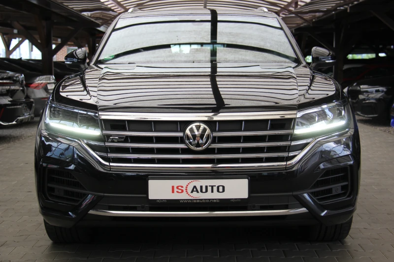 VW Touareg V8/RLine/Virtual/Distronic/Ambient/Pano/dYnAudio, снимка 2 - Автомобили и джипове - 47828375