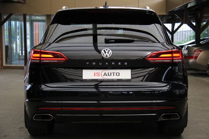 VW Touareg V8/RLine/Virtual/Distronic/Ambient/Pano/dYnAudio, снимка 5 - Автомобили и джипове - 47828375