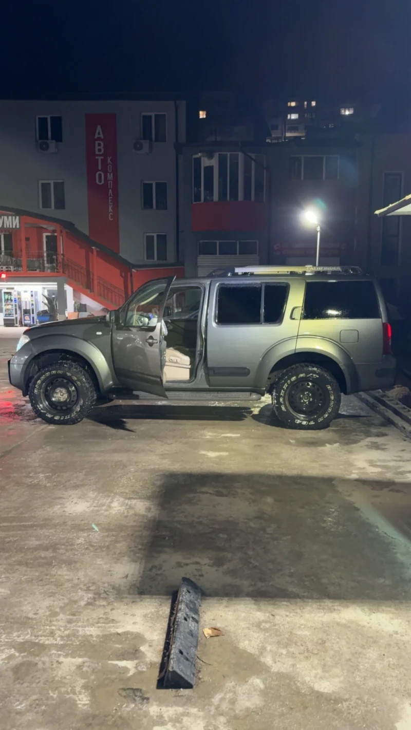 Nissan Pathfinder, снимка 2 - Автомобили и джипове - 53310400