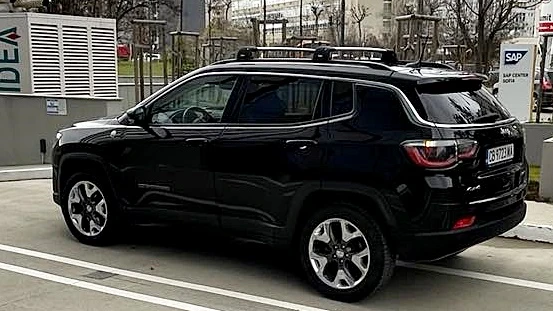 Jeep Compass 4x4-LIMITED-9-СТЕПЕНЕН АВТОМАТИК-КУПУВАН НОВ ОТ БГ, снимка 3 - Автомобили и джипове - 48513163