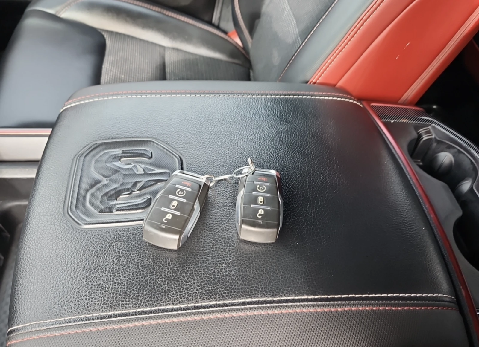 Dodge RAM 1500 REBEL CREW CAB SHORT BED - изображение 6