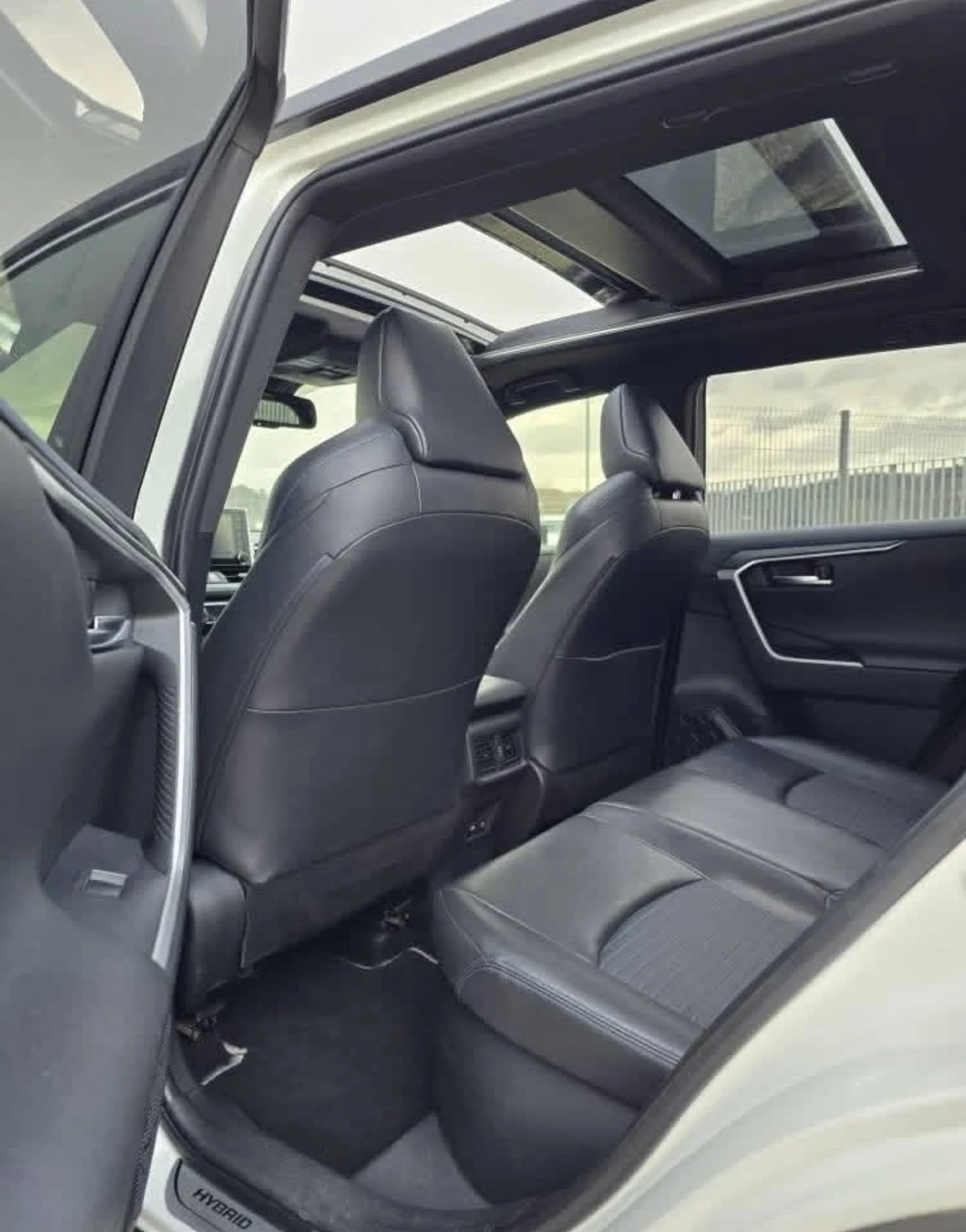 Toyota Rav4 Hybrid 2.5 AWD 2019г., снимка 9 - Автомобили и джипове - 54680827