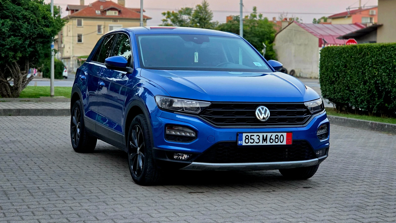 VW T-Roc 2.0 TDI DSG 4 Motion Distronic, снимка 3 - Автомобили и джипове - 55095931