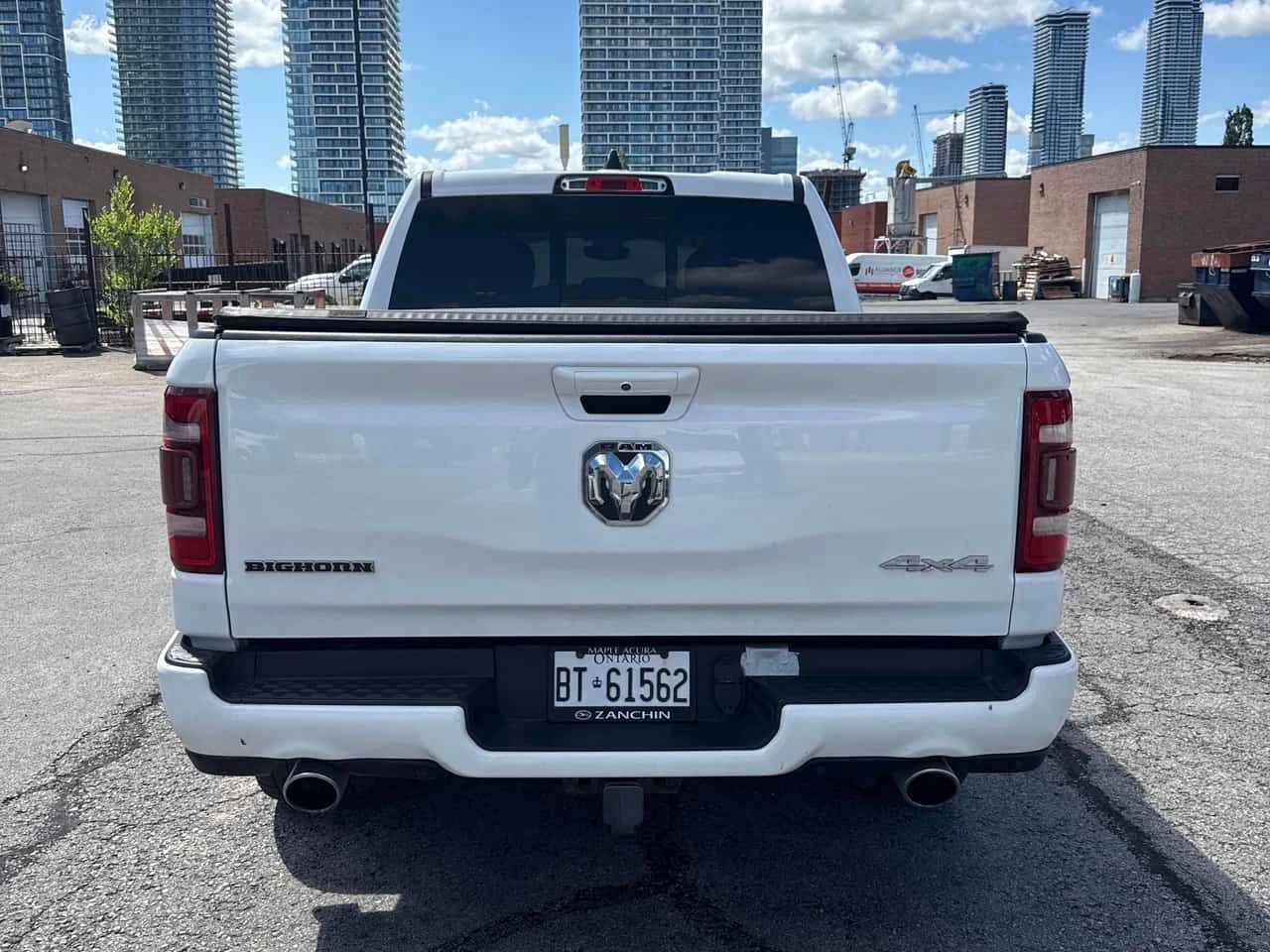 Dodge RAM 1500  Big Horn / CARFAX / АВТОКРЕДИТ , снимка 4 - Автомобили и джипове - 55548037