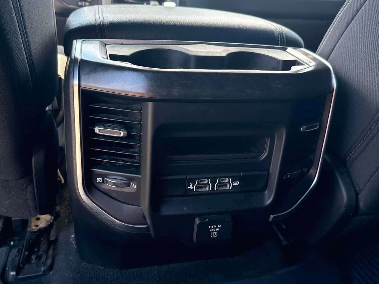 Dodge RAM 1500  Big Horn / CARFAX / АВТОКРЕДИТ , снимка 11 - Автомобили и джипове - 55548037
