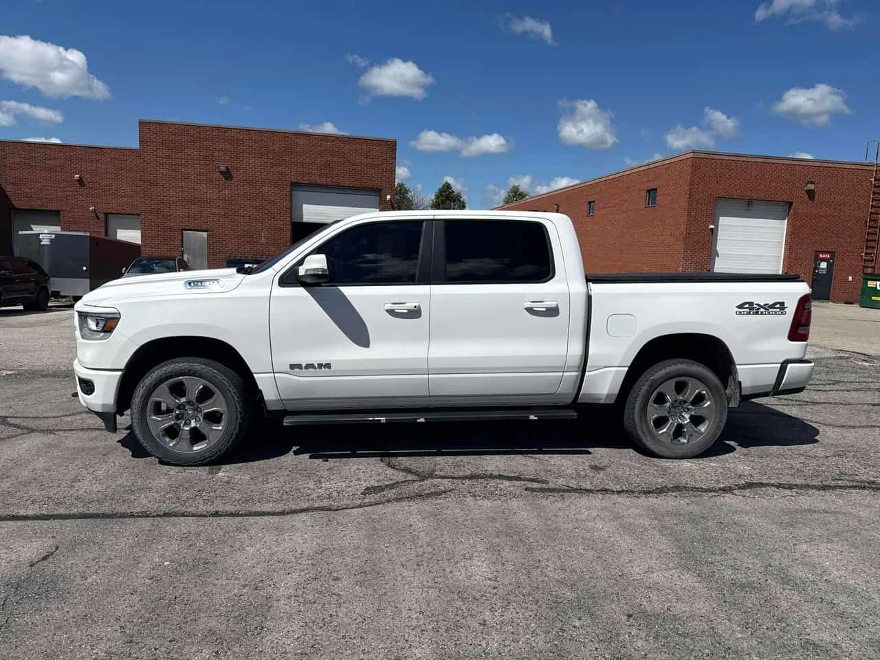 Dodge RAM 1500  Big Horn / CARFAX / АВТОКРЕДИТ , снимка 2 - Автомобили и джипове - 55548037