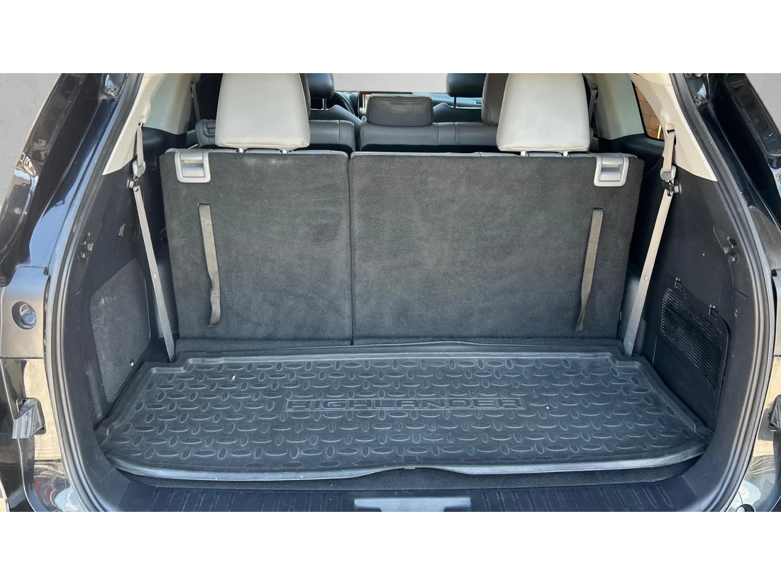 Toyota Highlander 2.5 HSD AWD-i Luxury 6+ 1, Месечна вноска от 444  , снимка 17 - Автомобили и джипове - 55654254