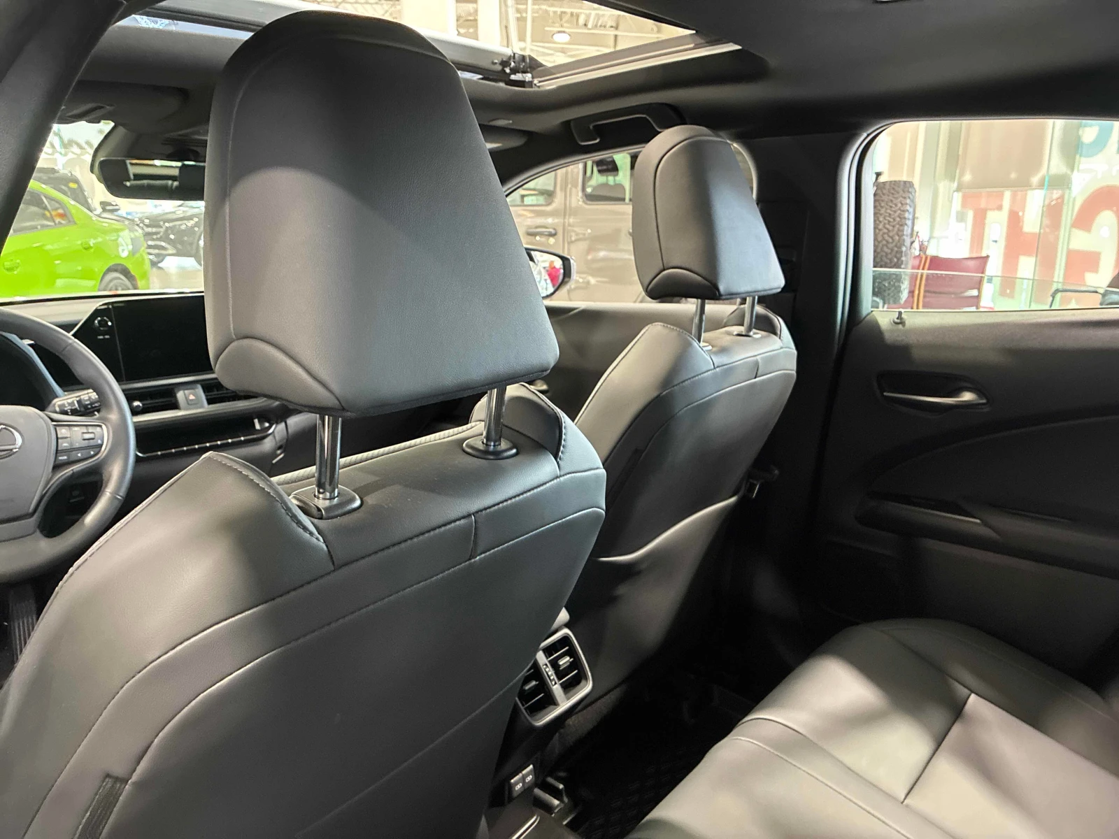 Lexus UX 300h  * CARFAX * ОПЦИЯ ЗА ФИНАНСИРАНЕ, снимка 14 - Автомобили и джипове - 55879826