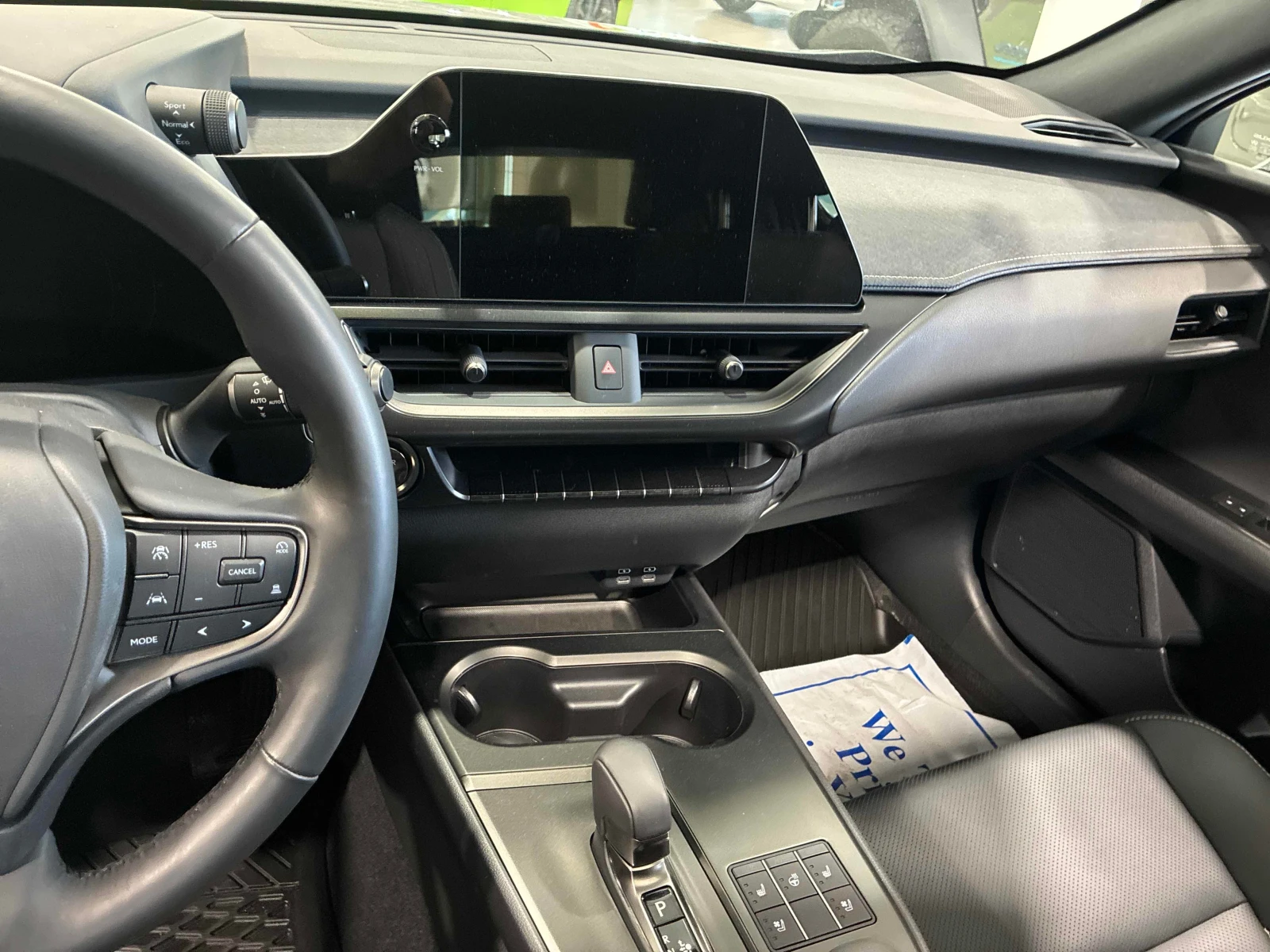 Lexus UX 300h  * CARFAX * ОПЦИЯ ЗА ФИНАНСИРАНЕ, снимка 9 - Автомобили и джипове - 55879826