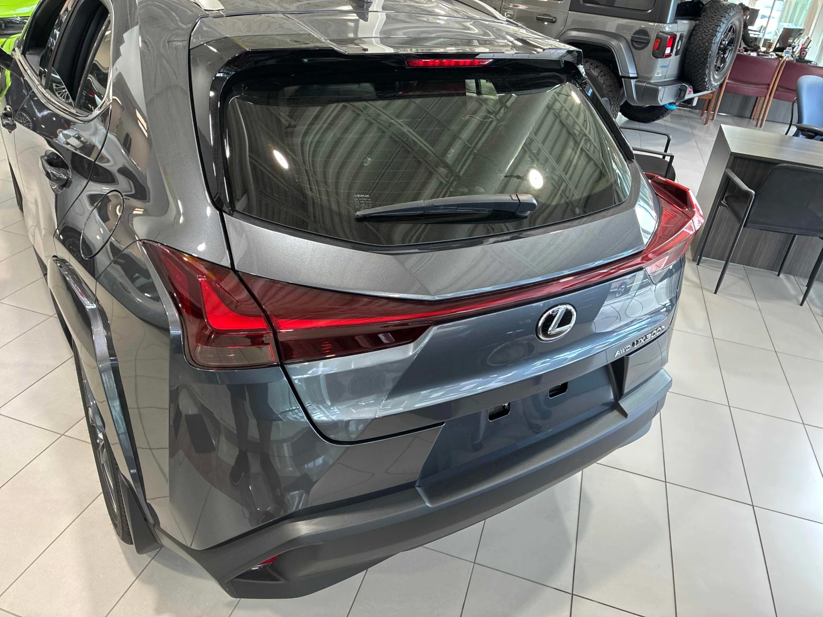 Lexus UX 300h  * CARFAX * ОПЦИЯ ЗА ФИНАНСИРАНЕ, снимка 4 - Автомобили и джипове - 55879826