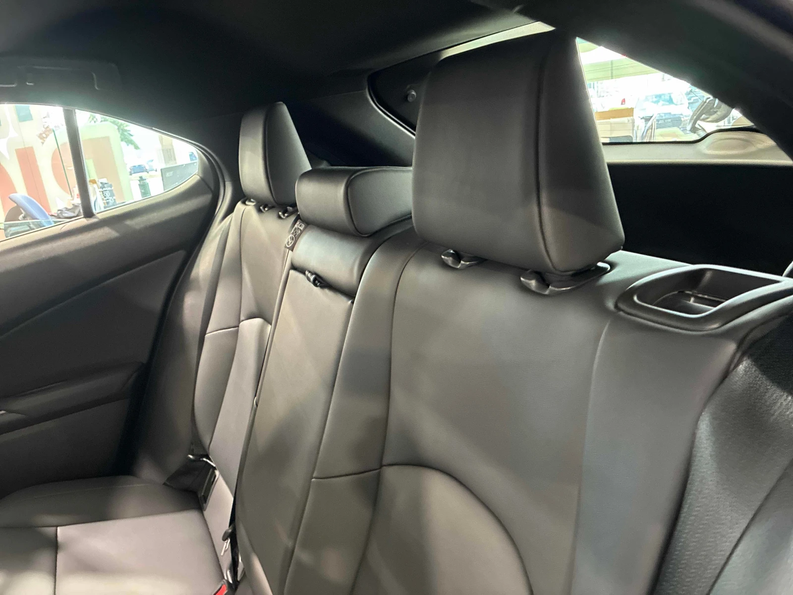 Lexus UX 300h  * CARFAX * ОПЦИЯ ЗА ФИНАНСИРАНЕ, снимка 12 - Автомобили и джипове - 55879826