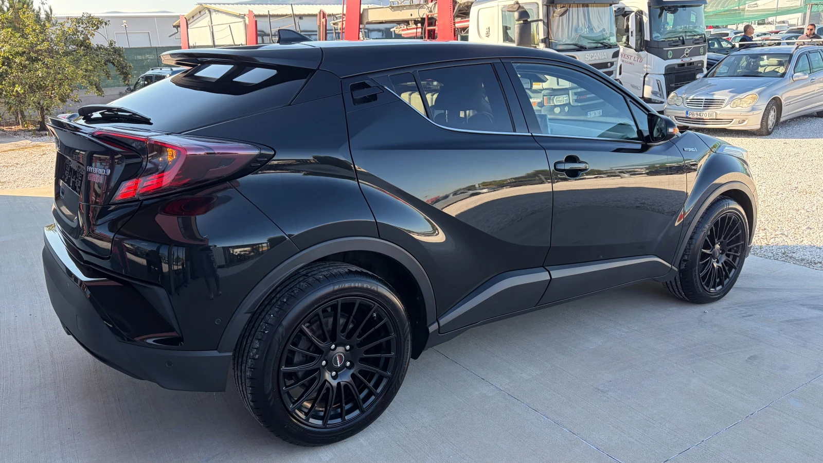 Toyota C-HR 1.8 Hybrid , снимка 4 - Автомобили и джипове - 56093928