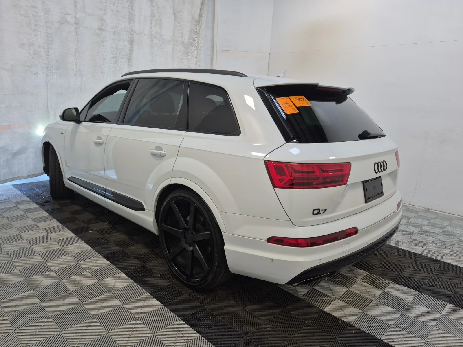 Audi Q7 CARFAX * БЕЗ ИНЦИДЕНТИ, снимка 4 - Автомобили и джипове - 56307599