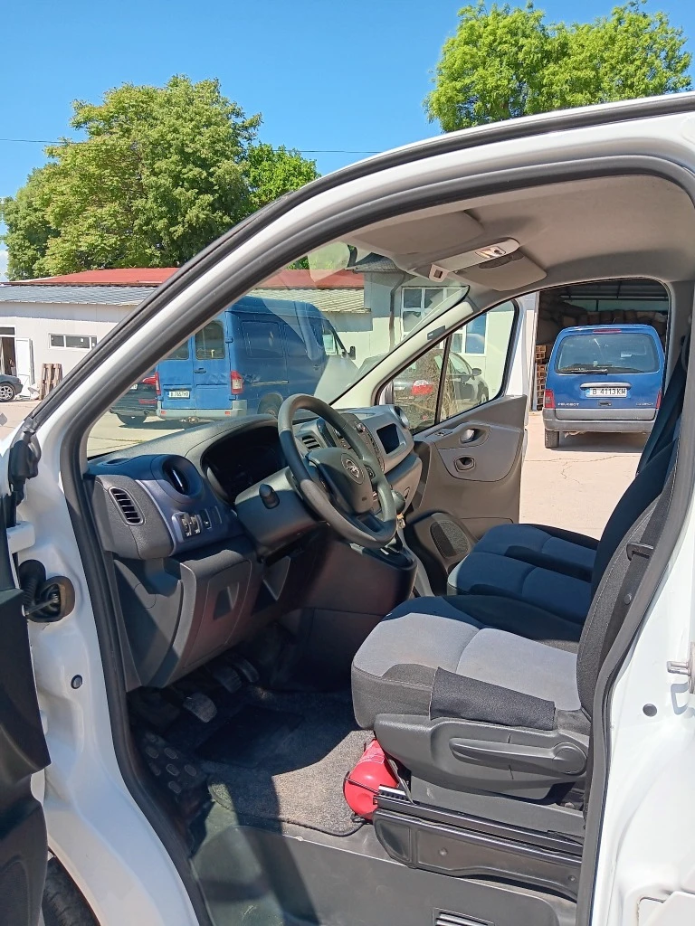 Opel Vivaro CDTI 2900, снимка 8 - Бусове и автобуси - 54720663