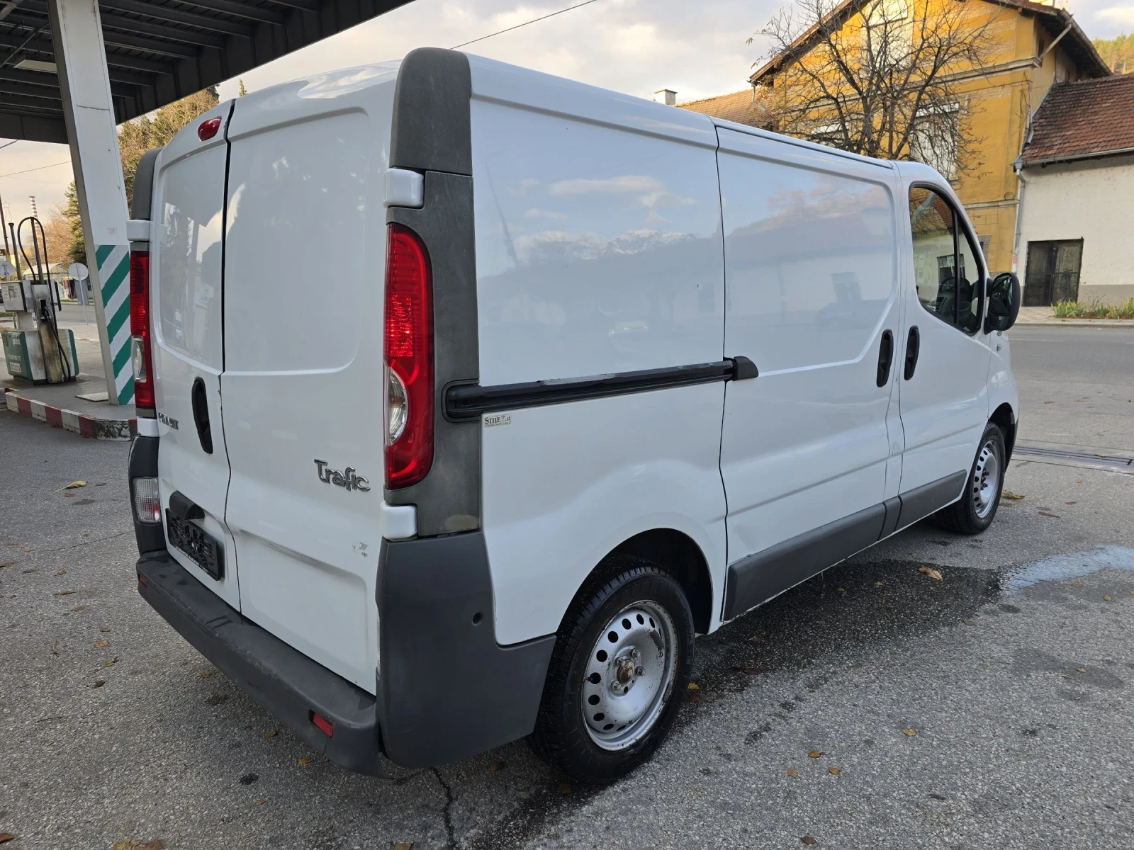 Renault Trafic 2.0dci 115  климатик - изображение 6
