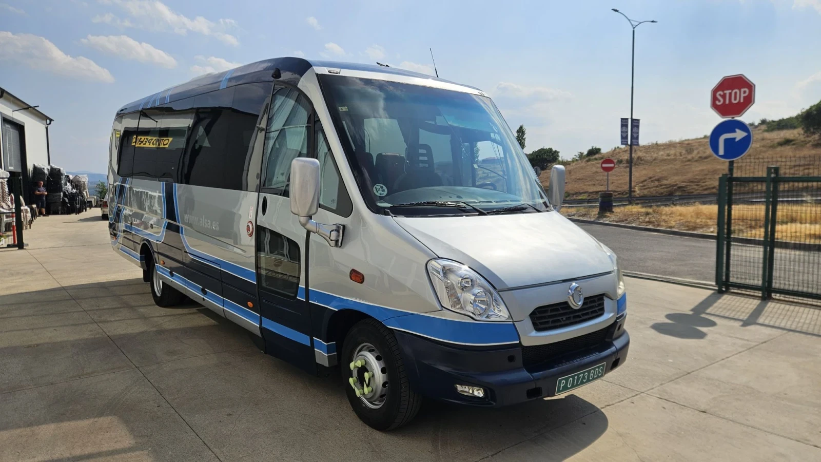 Iveco Daily 70C 28 места, стъклопакет, двоен климатик, 2 броя