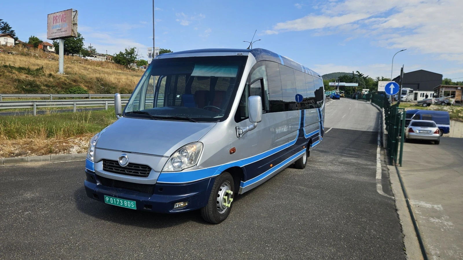 Iveco Daily 70C 29 места, стъклопакет, двоен климатик