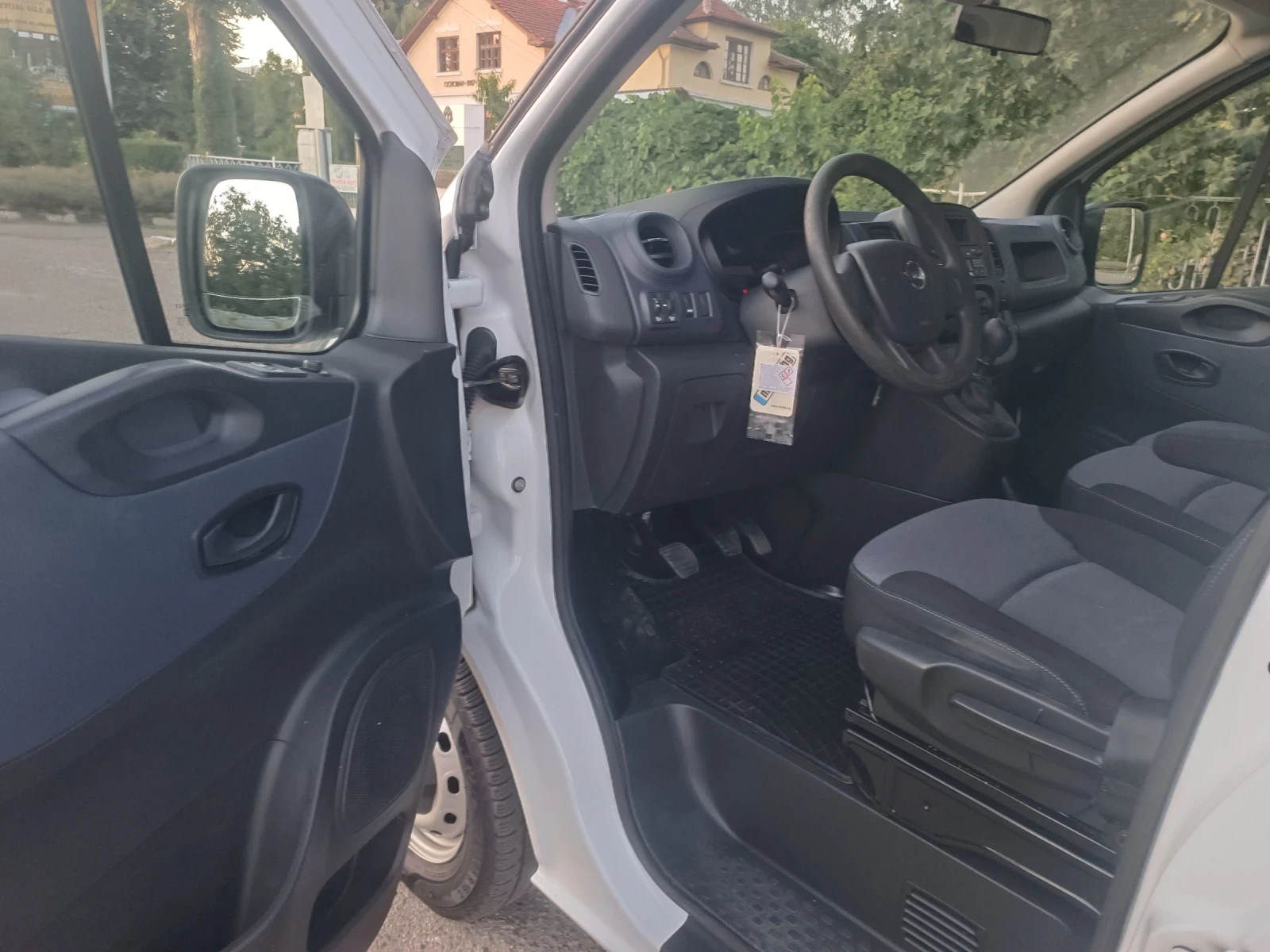 Opel Vivaro НОВ ВНОС , снимка 9 - Бусове и автобуси - 55513486