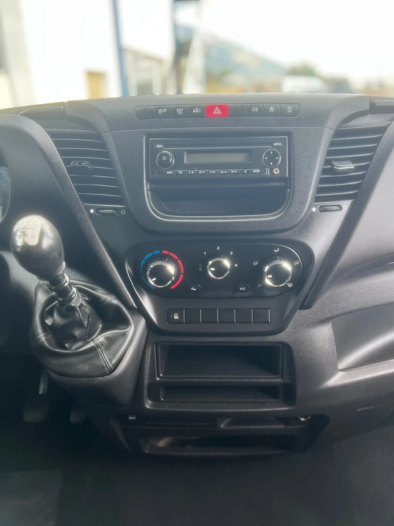 Iveco Daily 35c15 / Падащ борд / Б-категория, снимка 17 - Бусове и автобуси - 55594241
