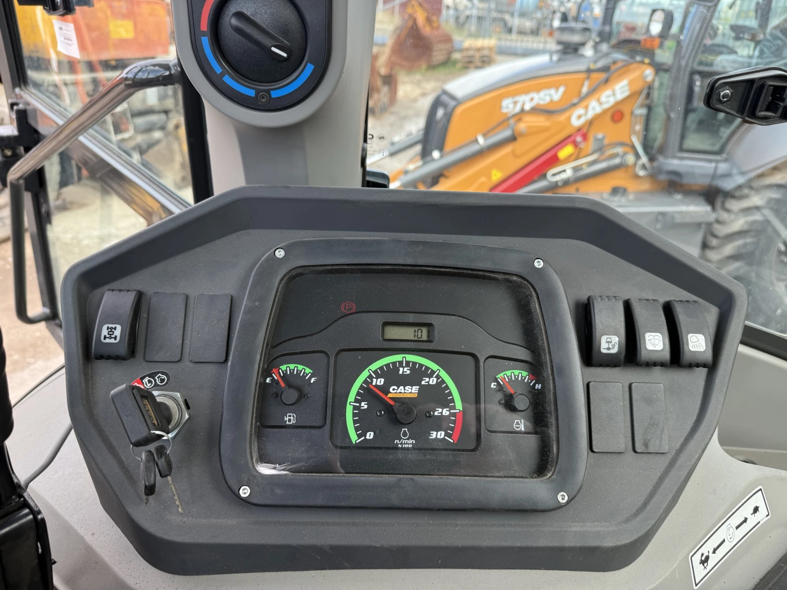  Case 570SV | Mobile.bg   13