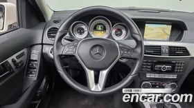 Mercedes-Benz C 200, снимка 13