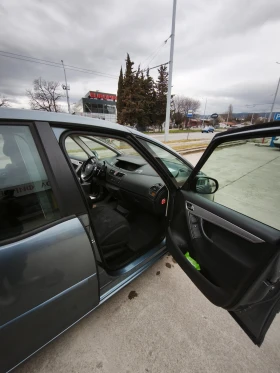 Citroen C4 Picasso - 2100 € / 4107.24 лв. - 49675670 11