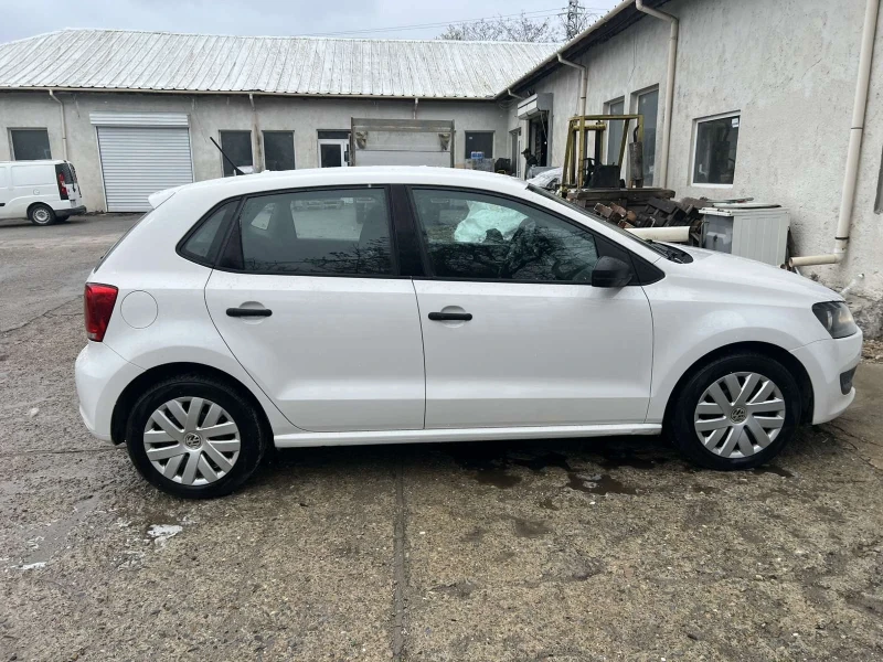 VW Polo 1.6 Tdi, снимка 8 - Автомобили и джипове - 49546526