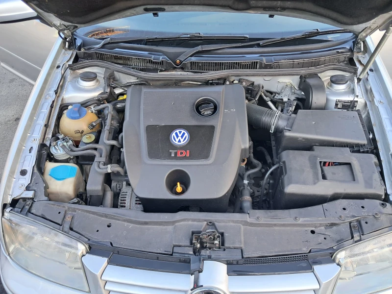 VW Bora, снимка 14 - Автомобили и джипове - 51955475