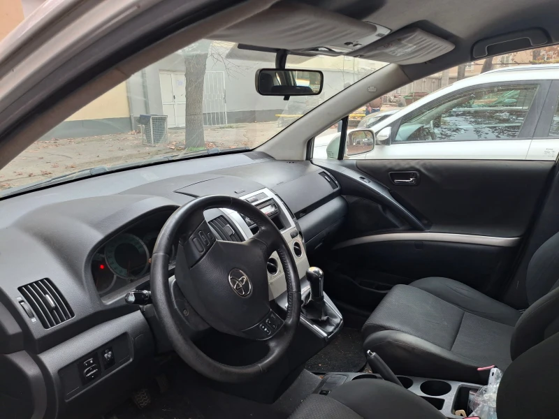 Toyota Corolla verso 1, снимка 4 - Автомобили и джипове - 52454601