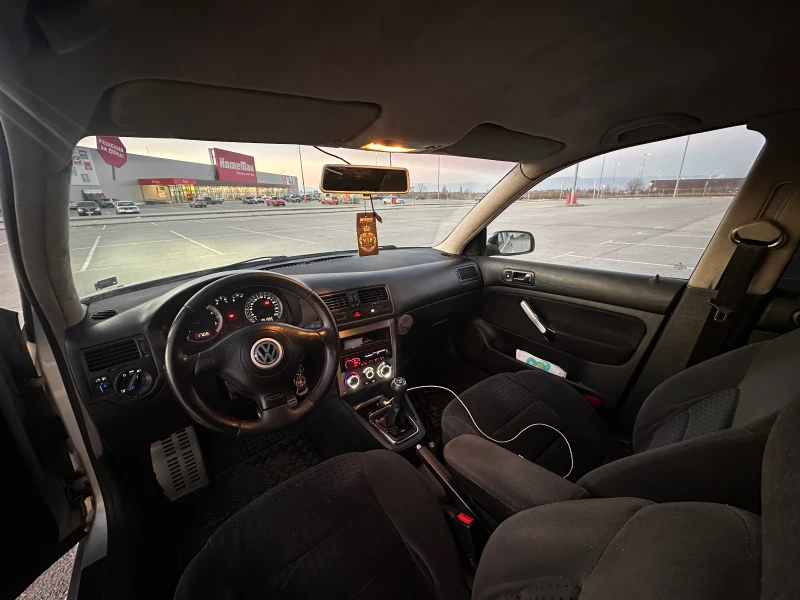 VW Golf 1.9 TDi, снимка 11 - Автомобили и джипове - 52775585