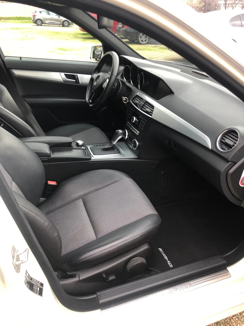 Mercedes-Benz C 220 /C 250 CDI-4 MATIC/AMG PAKET-FULL/УНИКАТ-ШВЕЙЦАРИЯ, снимка 14 - Автомобили и джипове - 52777672