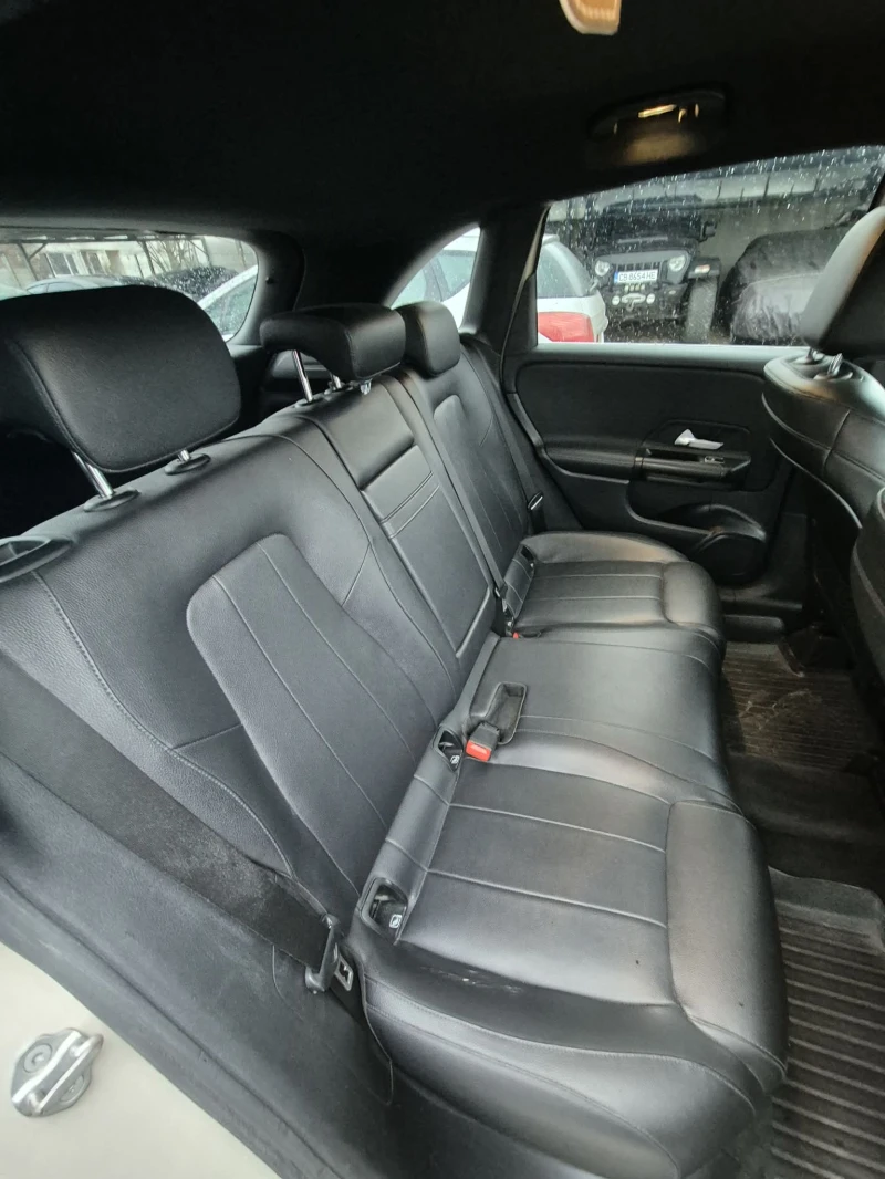 Mercedes-Benz C 180 Бартер🔝, снимка 16 - Автомобили и джипове - 52891056