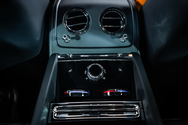 Rolls-Royce Spectre Crystal SOE* Starlight, снимка 15 - Автомобили и джипове - 52935656