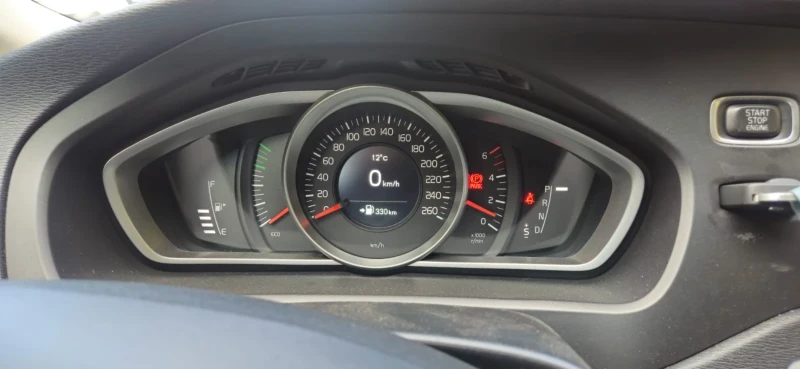 Volvo V40 D2 2.0, снимка 7 - Автомобили и джипове - 53135139