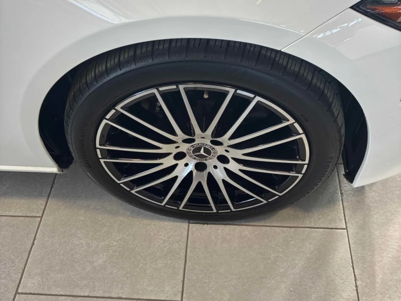 Mercedes-Benz C 300 2023 * CARFAX * БЕЗ ПЪРВОНАЧАЛНА ВНОСКА, снимка 6 - Автомобили и джипове - 53181206