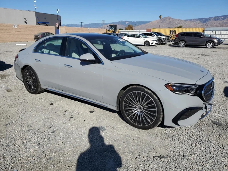 Mercedes-Benz E 350 4MATIC * NAVI * LED * CAMERA * BURMESTER * ПОДГРЕВ, снимка 2 - Автомобили и джипове - 53328171