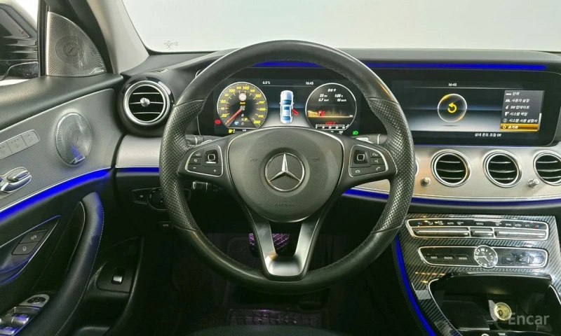 Mercedes-Benz C 300, снимка 13 - Автомобили и джипове - 53584598