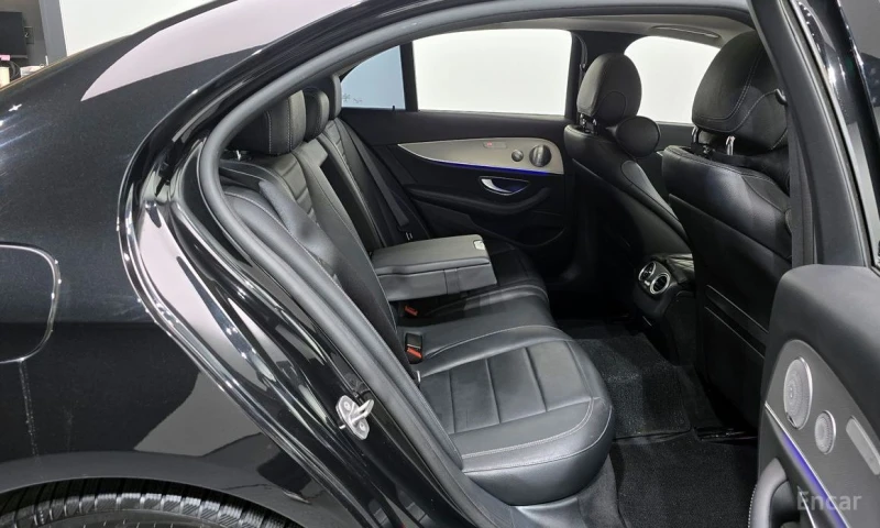 Mercedes-Benz C 300, снимка 12 - Автомобили и джипове - 53584598