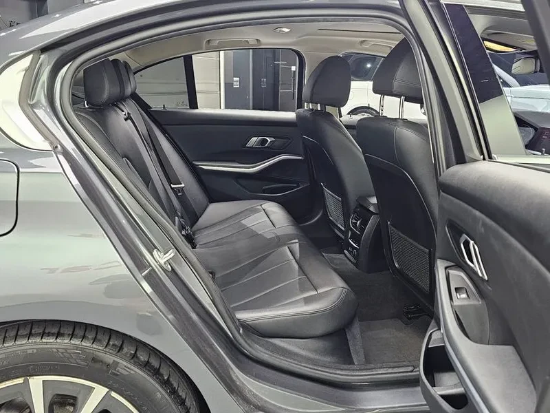 BMW 320 D, снимка 12 - Автомобили и джипове - 55803794