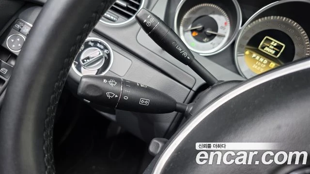 Mercedes-Benz C 200, снимка 17 - Автомобили и джипове - 56077526