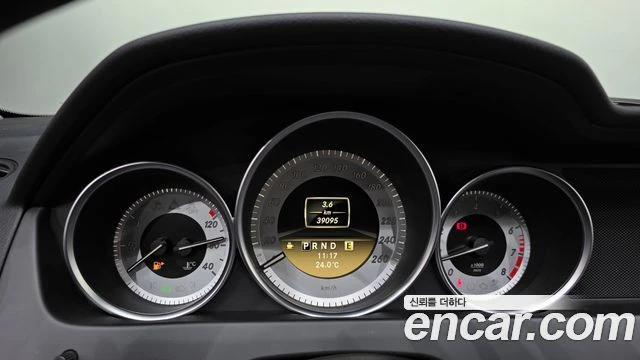 Mercedes-Benz C 200, снимка 8 - Автомобили и джипове - 56077526