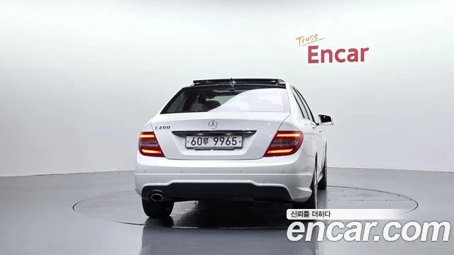 Mercedes-Benz C 200, снимка 4 - Автомобили и джипове - 56077526