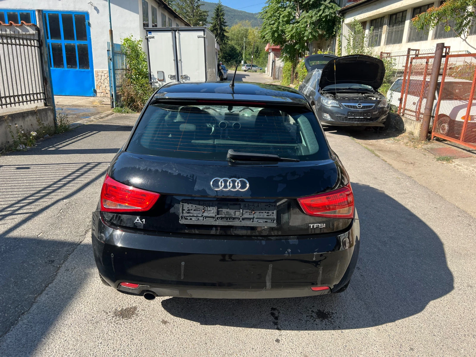 Audi A1 1.2 - изображение 2