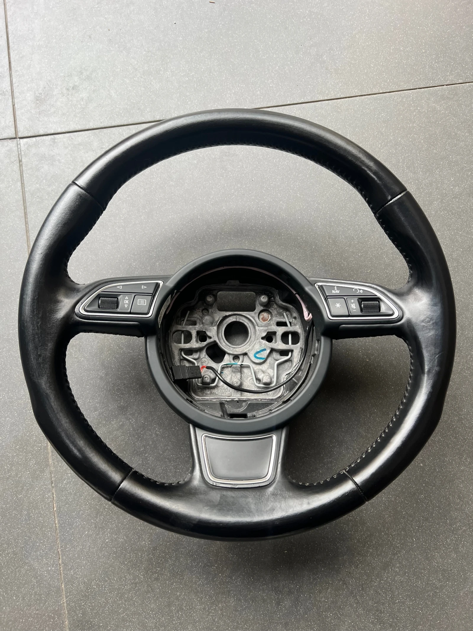 Audi A1 1.2 - изображение 4