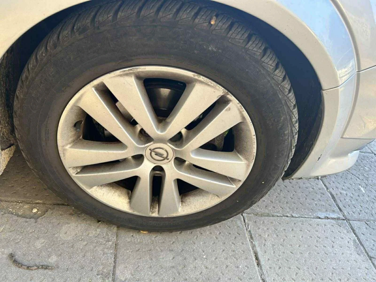 Opel Astra GTC 1, 4i ГАЗ - изображение 10