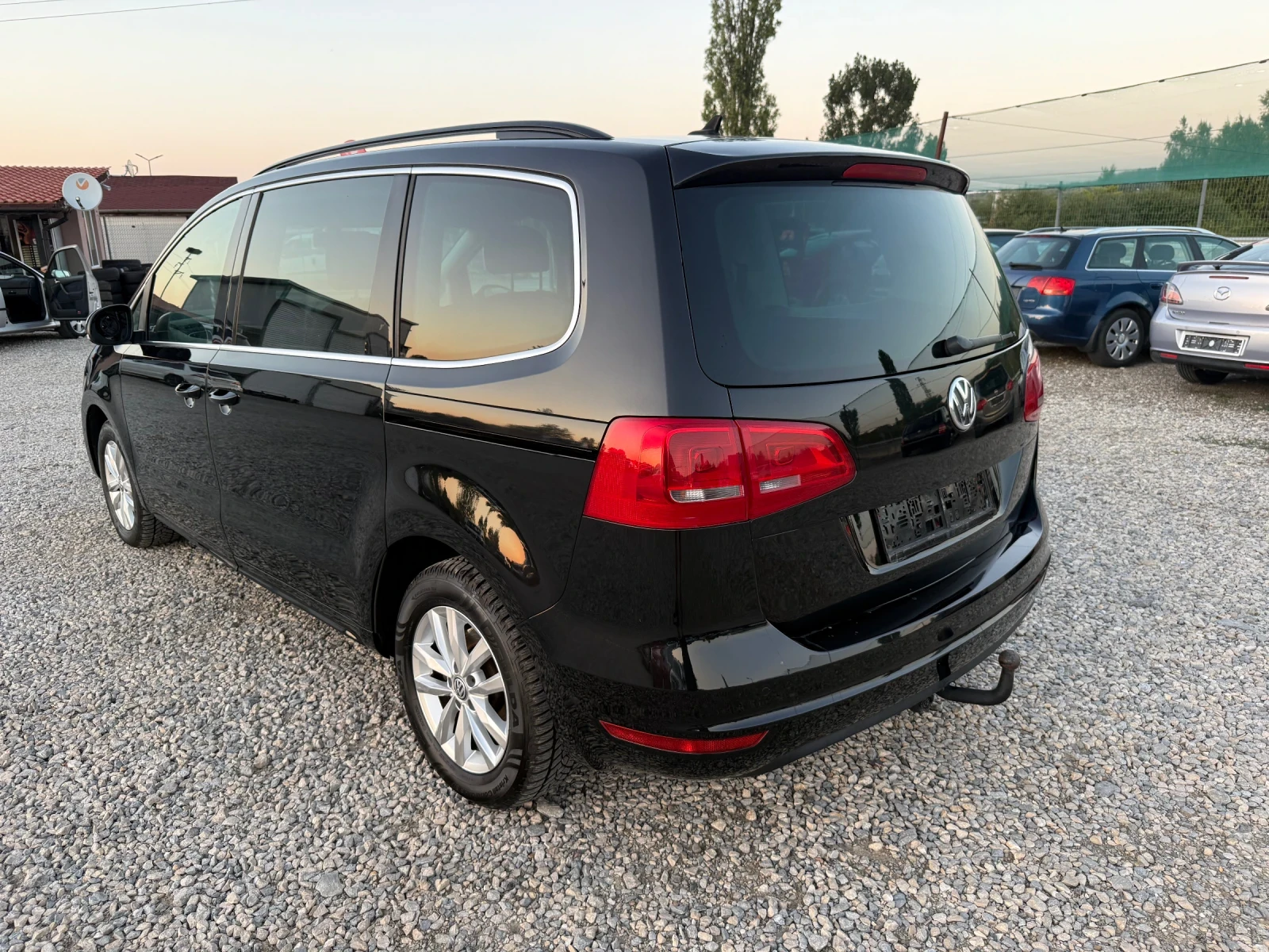 VW Sharan 2.0TDI-140PS-НАВИ-ЕЛ.ВРАТИ - изображение 7
