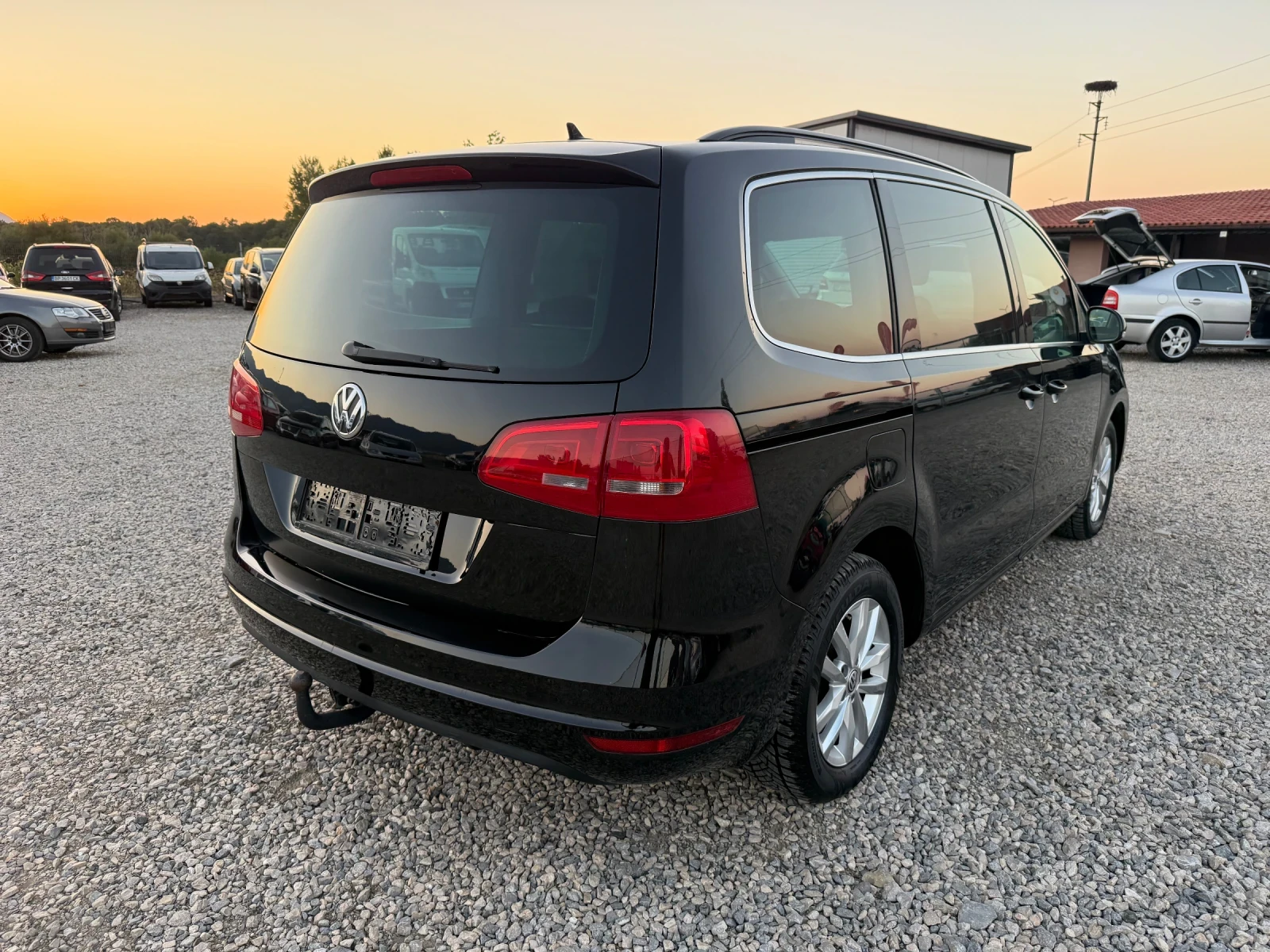 VW Sharan 2.0TDI-140PS-НАВИ-ЕЛ.ВРАТИ - изображение 5